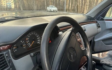 Mercedes-Benz E-Класс, 1999 год, 550 000 рублей, 8 фотография