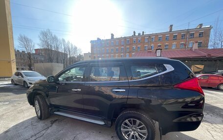 Mitsubishi Pajero Sport III рестайлинг, 2018 год, 2 350 000 рублей, 10 фотография