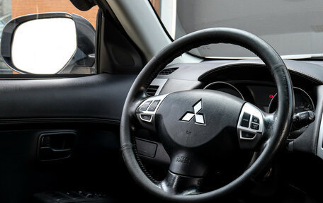 Mitsubishi Outlander III рестайлинг 3, 2011 год, 1 200 000 рублей, 13 фотография
