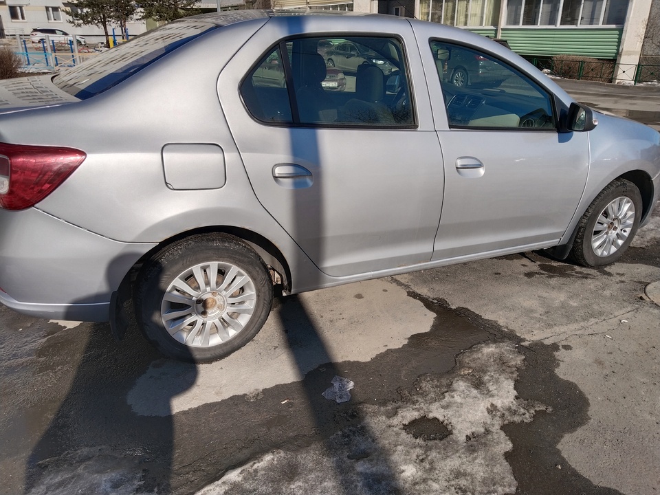 Renault Logan II, 2014 год, 500 000 рублей, 3 фотография