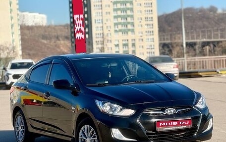 Hyundai Solaris II рестайлинг, 2013 год, 799 999 рублей, 1 фотография
