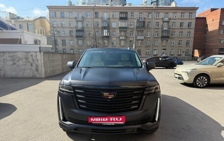 Cadillac Escalade V, 2021 год, 13 500 000 рублей, 3 фотография