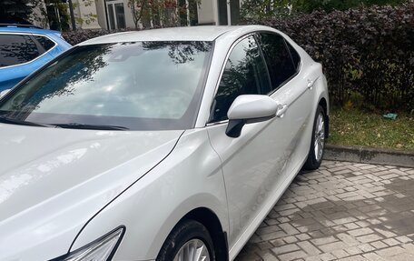 Toyota Camry, 2021 год, 2 800 000 рублей, 2 фотография