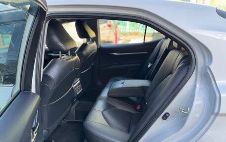 Toyota Camry, 2019 год, 2 999 000 рублей, 18 фотография