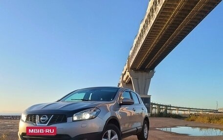 Nissan Qashqai, 2010 год, 720 000 рублей, 2 фотография