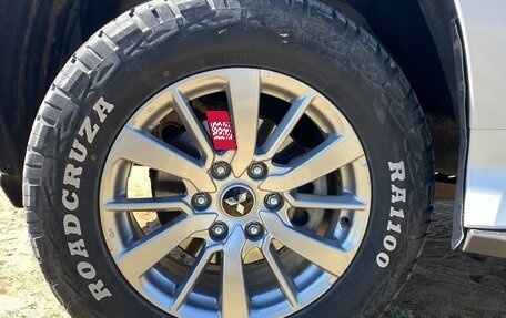 Mitsubishi Pajero Sport III рестайлинг, 2019 год, 2 799 000 рублей, 3 фотография