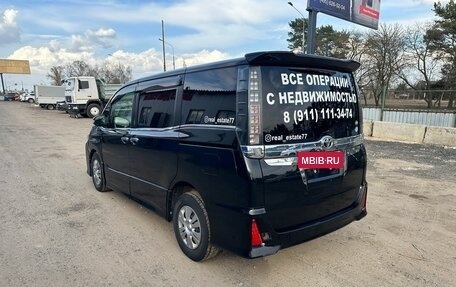 Toyota Voxy III, 2016 год, 2 190 000 рублей, 3 фотография