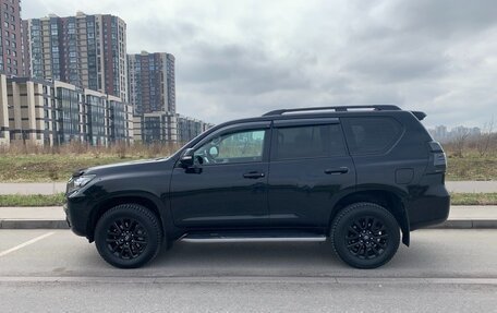 Toyota Land Cruiser Prado 150 рестайлинг 2, 2021 год, 7 100 000 рублей, 2 фотография