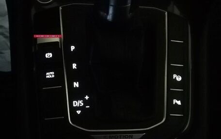 Volkswagen Tiguan II, 2018 год, 3 370 000 рублей, 19 фотография