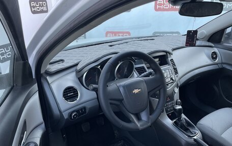 Chevrolet Cruze II, 2010 год, 549 900 рублей, 7 фотография