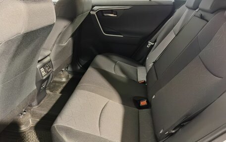 Toyota RAV4, 2020 год, 3 300 000 рублей, 14 фотография