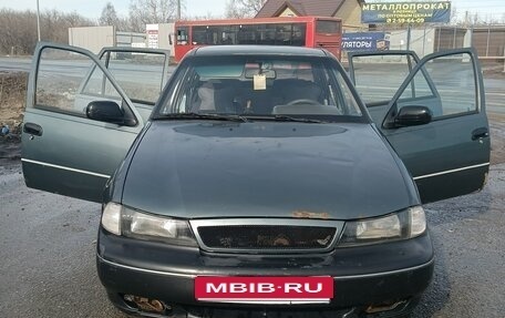 Daewoo Nexia I рестайлинг, 1998 год, 65 000 рублей, 2 фотография