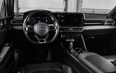 KIA K5, 2021 год, 3 300 000 рублей, 28 фотография