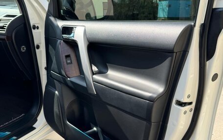 Toyota Land Cruiser Prado 150 рестайлинг 2, 2015 год, 3 950 000 рублей, 15 фотография