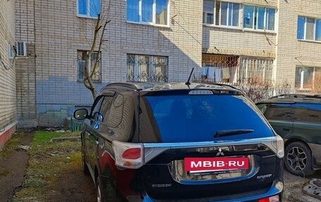 Mitsubishi Outlander III рестайлинг 3, 2012 год, 1 500 000 рублей, 7 фотография
