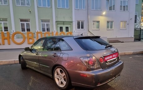 Lexus IS II рестайлинг 2, 2002 год, 1 550 000 рублей, 5 фотография