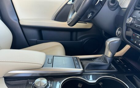 Lexus RX IV рестайлинг, 2020 год, 6 500 000 рублей, 9 фотография