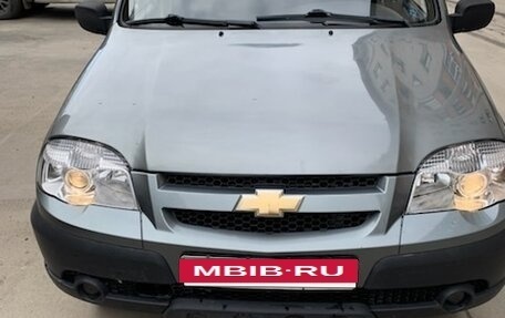 Chevrolet Niva I рестайлинг, 2011 год, 690 000 рублей, 2 фотография