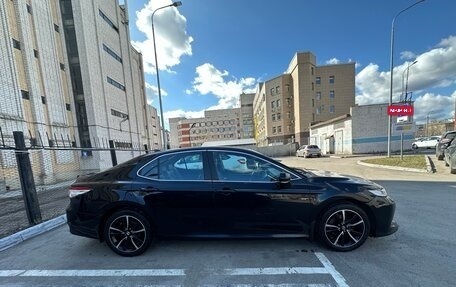 Toyota Camry, 2019 год, 2 750 000 рублей, 3 фотография