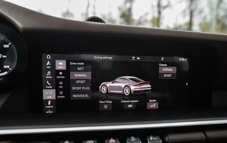 Porsche 911, 2020 год, 18 000 000 рублей, 39 фотография
