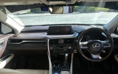 Lexus RX IV рестайлинг, 2019 год, 4 300 000 рублей, 3 фотография
