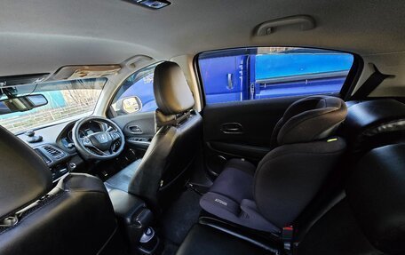 Honda Vezel, 2018 год, 1 900 000 рублей, 10 фотография