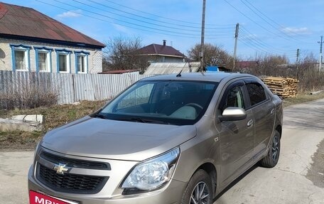 Chevrolet Cobalt II, 2013 год, 650 000 рублей, 2 фотография