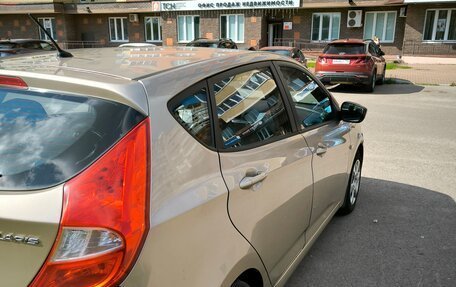 Hyundai Solaris II рестайлинг, 2011 год, 620 000 рублей, 4 фотография