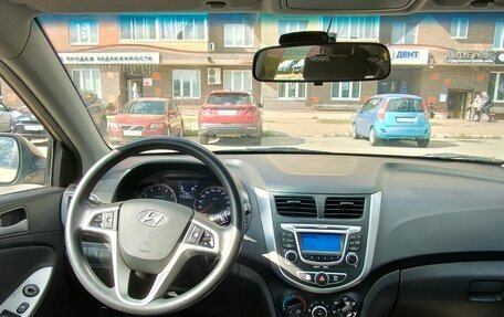 Hyundai Solaris II рестайлинг, 2011 год, 620 000 рублей, 2 фотография