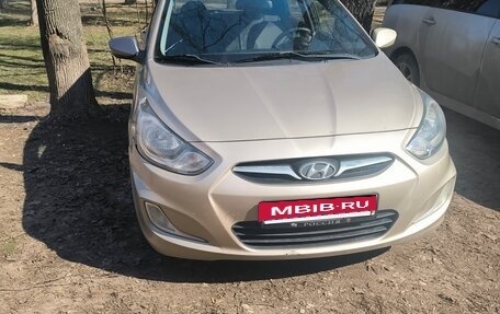 Hyundai Solaris II рестайлинг, 2011 год, 620 000 рублей, 5 фотография