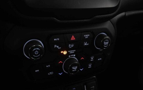 Jeep Renegade I рестайлинг, 2019 год, 1 860 000 рублей, 24 фотография