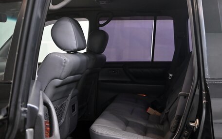 Toyota Land Cruiser 100 рестайлинг 2, 2002 год, 1 690 000 рублей, 19 фотография