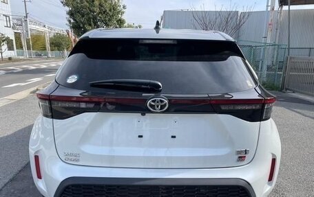 Toyota Yaris Cross, 2021 год, 1 635 000 рублей, 8 фотография