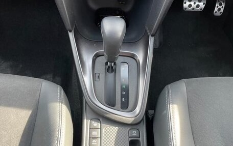 Toyota Yaris Cross, 2021 год, 1 635 000 рублей, 13 фотография