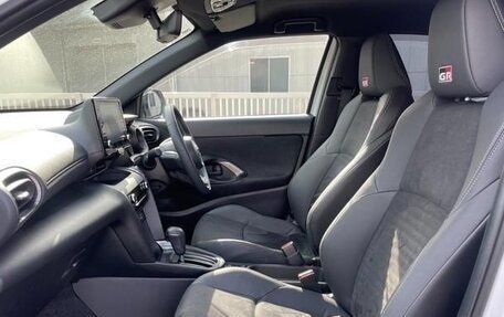 Toyota Yaris Cross, 2021 год, 1 635 000 рублей, 10 фотография