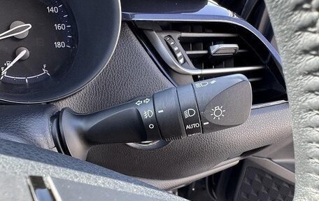 Toyota C-HR I рестайлинг, 2021 год, 1 780 000 рублей, 12 фотография