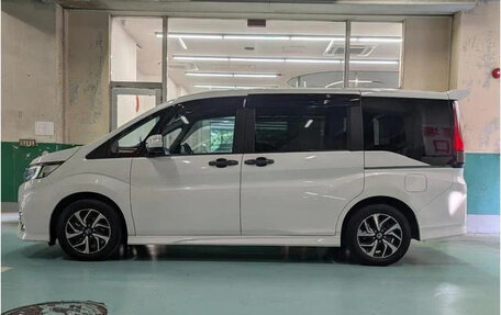Honda Stepwgn IV, 2020 год, 1 920 000 рублей, 8 фотография