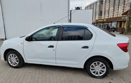 Renault Logan II, 2017 год, 450 000 рублей, 5 фотография