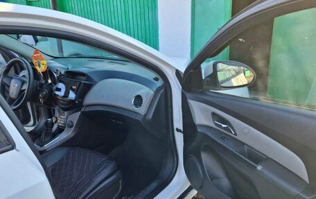 Chevrolet Cruze II, 2011 год, 550 000 рублей, 6 фотография