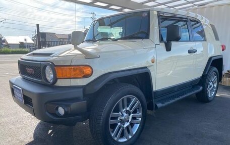 Toyota FJ Cruiser, 2018 год, 3 800 000 рублей, 2 фотография