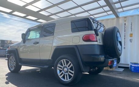 Toyota FJ Cruiser, 2018 год, 3 800 000 рублей, 3 фотография