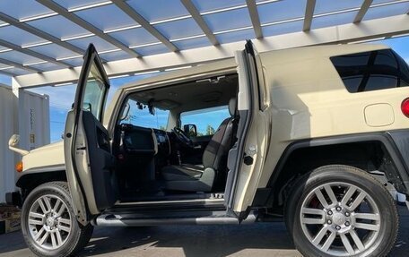 Toyota FJ Cruiser, 2018 год, 3 800 000 рублей, 16 фотография