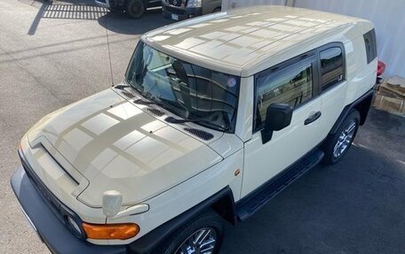 Toyota FJ Cruiser, 2018 год, 3 800 000 рублей, 6 фотография