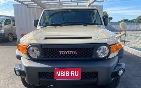 Toyota FJ Cruiser, 2018 год, 3 800 000 рублей, 12 фотография