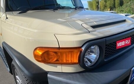 Toyota FJ Cruiser, 2018 год, 3 800 000 рублей, 15 фотография