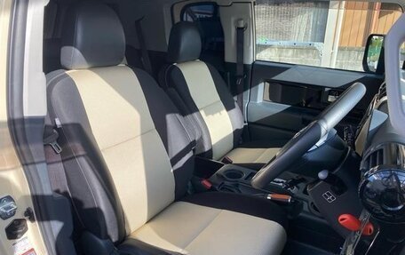 Toyota FJ Cruiser, 2018 год, 3 800 000 рублей, 19 фотография