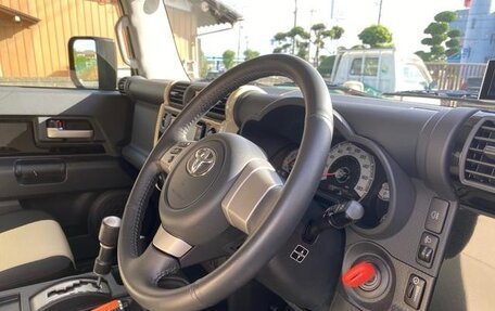 Toyota FJ Cruiser, 2018 год, 3 800 000 рублей, 22 фотография
