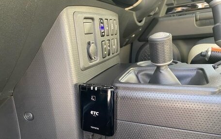 Toyota FJ Cruiser, 2018 год, 3 800 000 рублей, 25 фотография