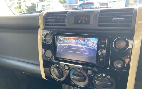 Toyota FJ Cruiser, 2018 год, 3 800 000 рублей, 28 фотография