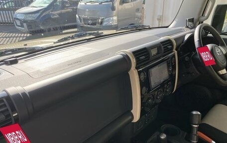 Toyota FJ Cruiser, 2018 год, 3 800 000 рублей, 26 фотография